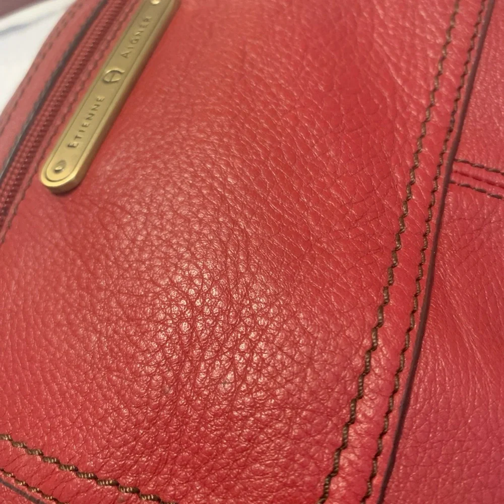 Etienne Aigner this item